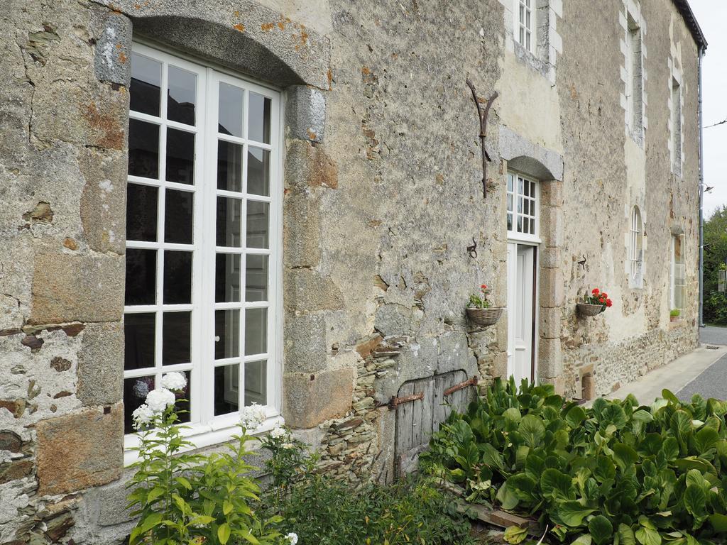 Bed and Breakfast Les Grands-Aulnais Cossé-le-Vivien Exterior foto